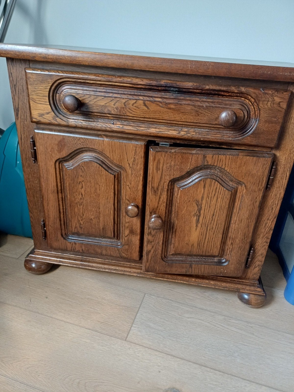 Eiken kast, Ophalen