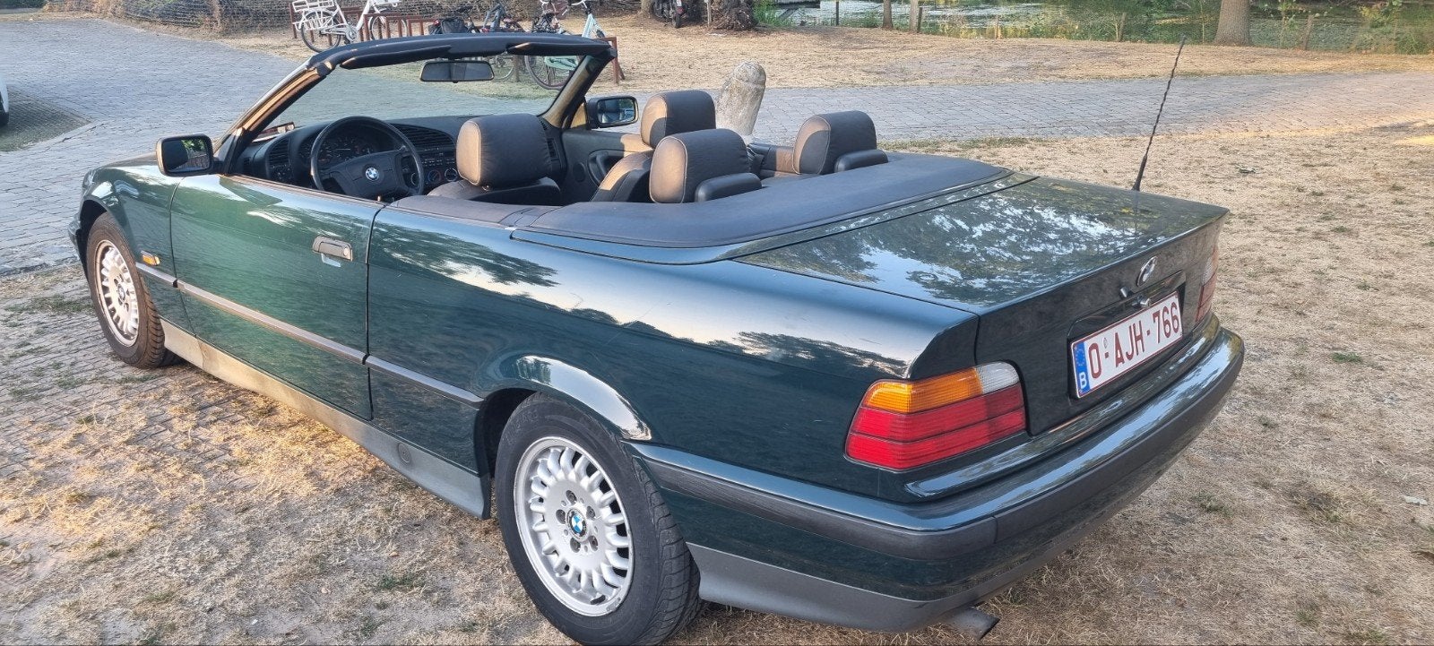 VOITURE CLASSIQUE CABRIOLET BMW 318i, Autos, Cuir, Achat, Cabriolet, Boîte manuelle