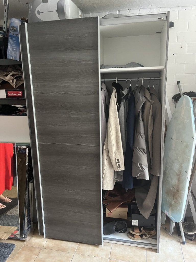Kast - schuif deuren - moet zsm - WEG !, Ophalen, 100 tot 150 cm, 200 cm of meer, Zo goed als nieuw