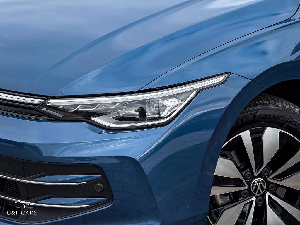 Volkswagen Golf VIII/1.5 eTSI HYBRID/NEW MODEL/CAMERA/LED+, Stof, 4 cilinders, Blauw, Bedrijf