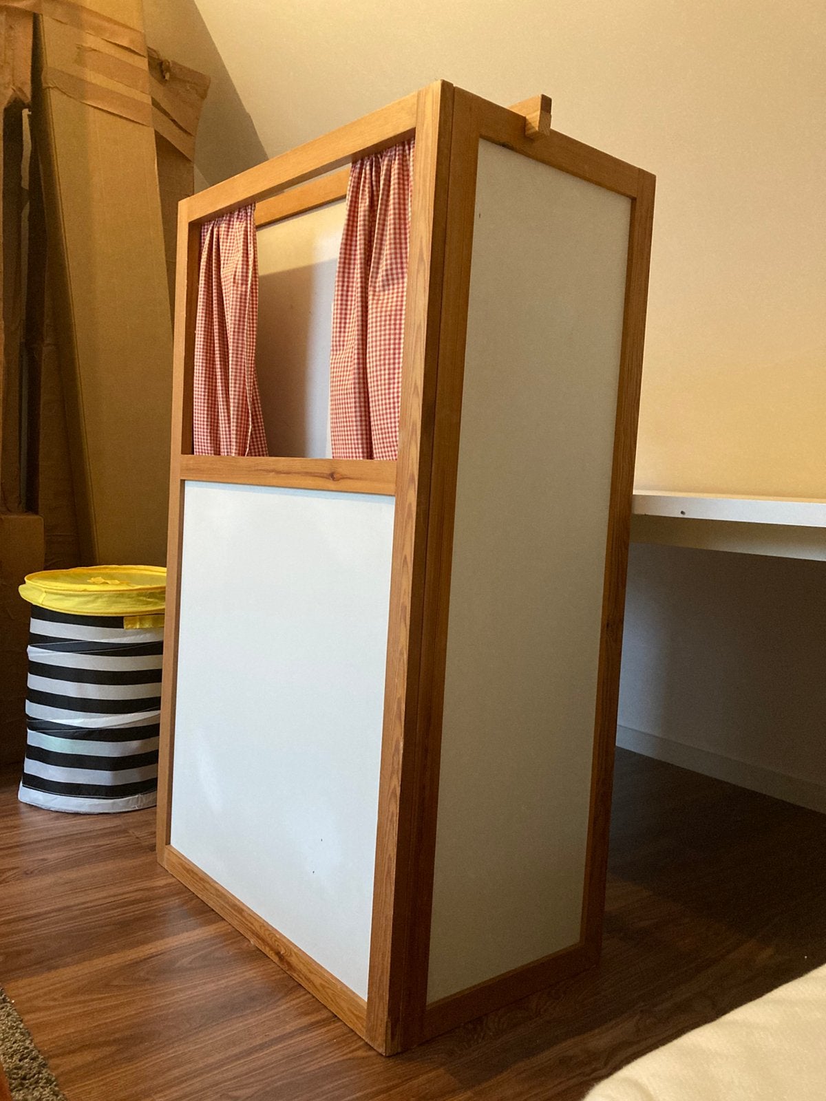 Houten poppenkast, Ophalen, Gebruikt