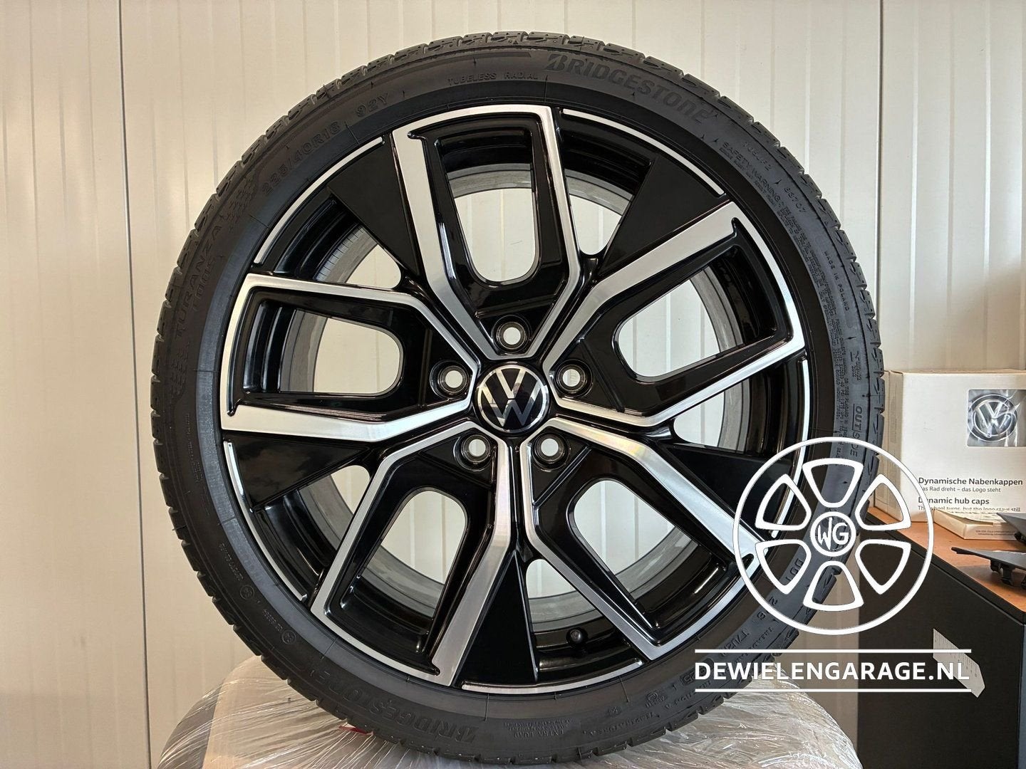 18 inch VW Golf 8 LEEDS Velgen NIEUW & Origineel 5x112 Bridg, Auto-onderdelen, Banden en Velgen, -, -, Banden en Velgen, Nieuw