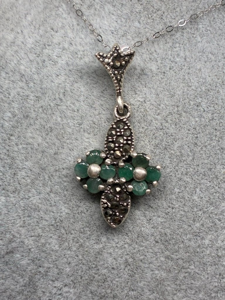 Zilveren 925 Hanger met Smaragden en Gratis Ketting, Ophalen of Verzenden, Nieuw, Grijs, Zilver