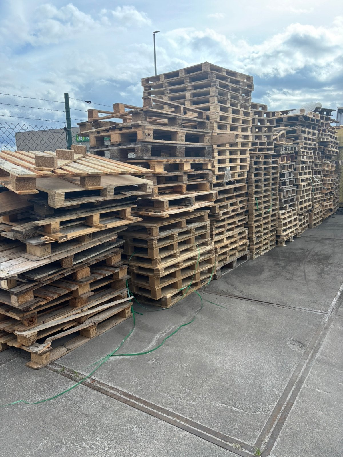 Gratis Paletten hout, Enlèvement, Comme neuf