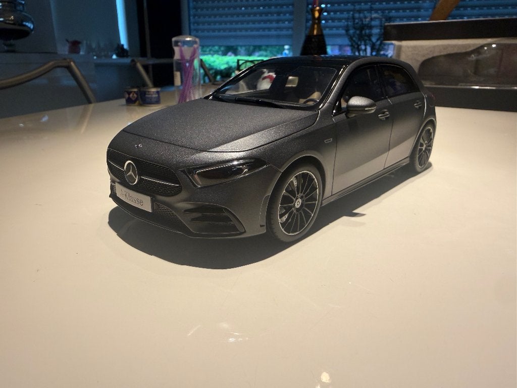 Modelauto Mercedes A250 Grey Magno 1/18 edition 1, Hobby en Vrije tijd, Ophalen of Verzenden, Gebruikt, Auto, Overige merken