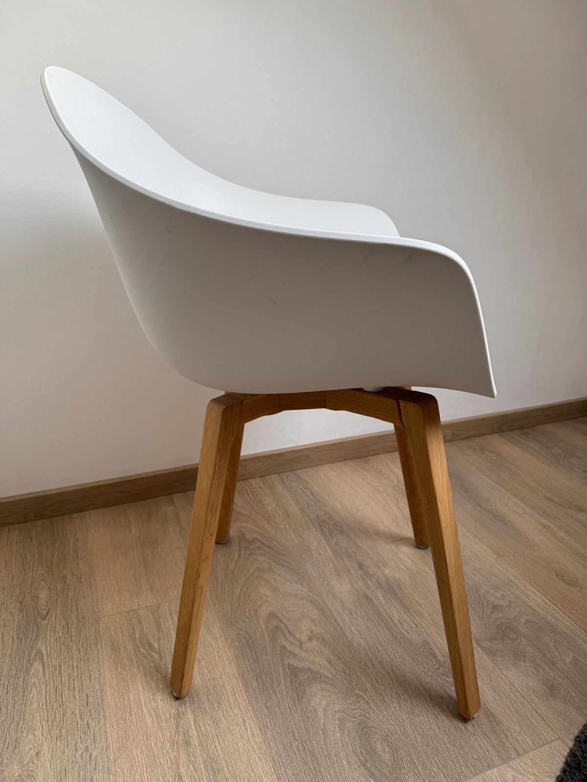 Design kuipstoel simone viola als nieuw, Ophalen, Zo goed als nieuw