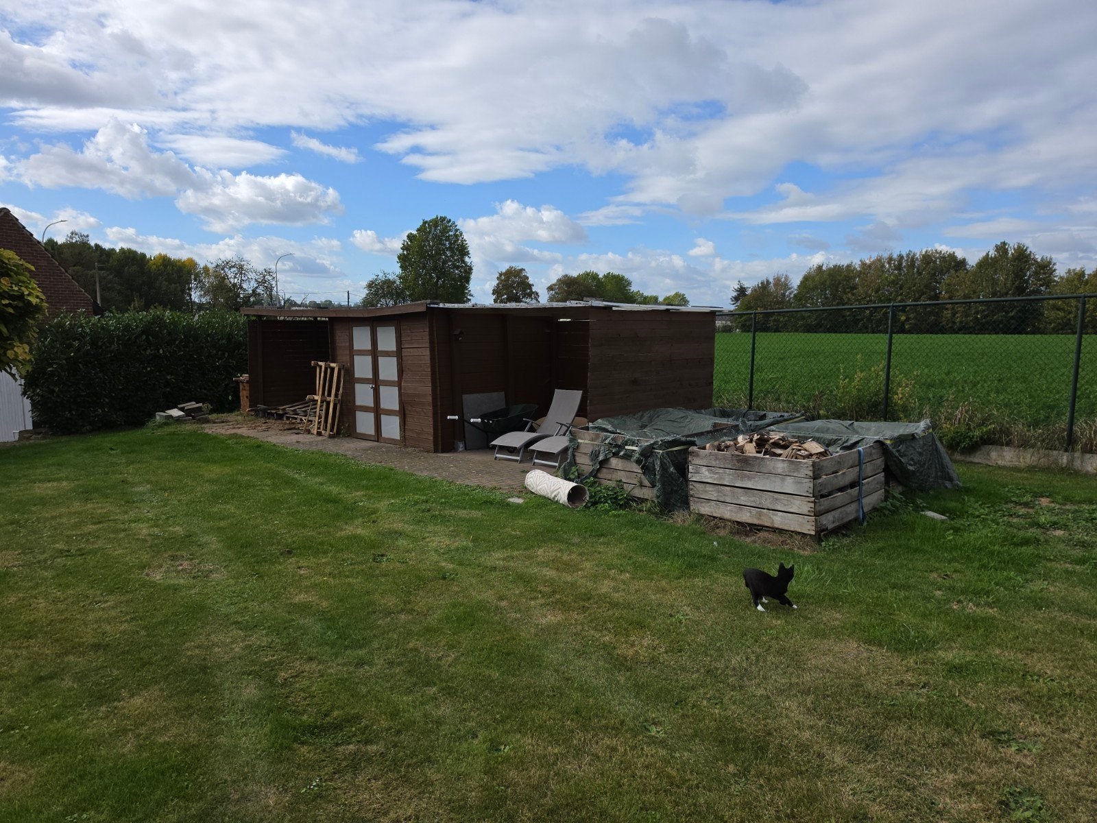 Houten schuur (met dakbedekking) voor brandhout, Doe-het-zelf en Bouw