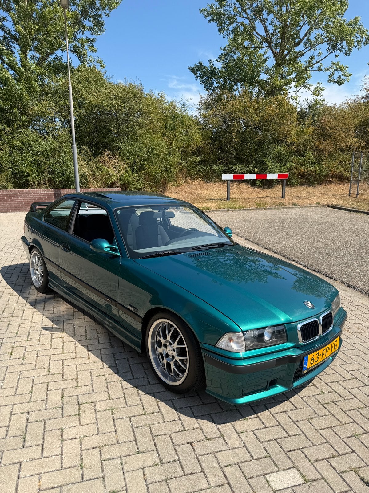 Bmw E36 325i 1993 (Oldtimer) 220pk H&R/Bilstein/M3 remmen, Auto's, 2500 cc, Overige kleuren, Overige kleuren, Handgeschakeld