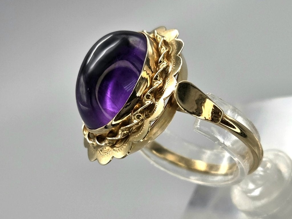 Gouden Vintage ring met edelsteen amethist. 2026/702, Paars, Ophalen of Verzenden, Zo goed als nieuw, 17 tot 18