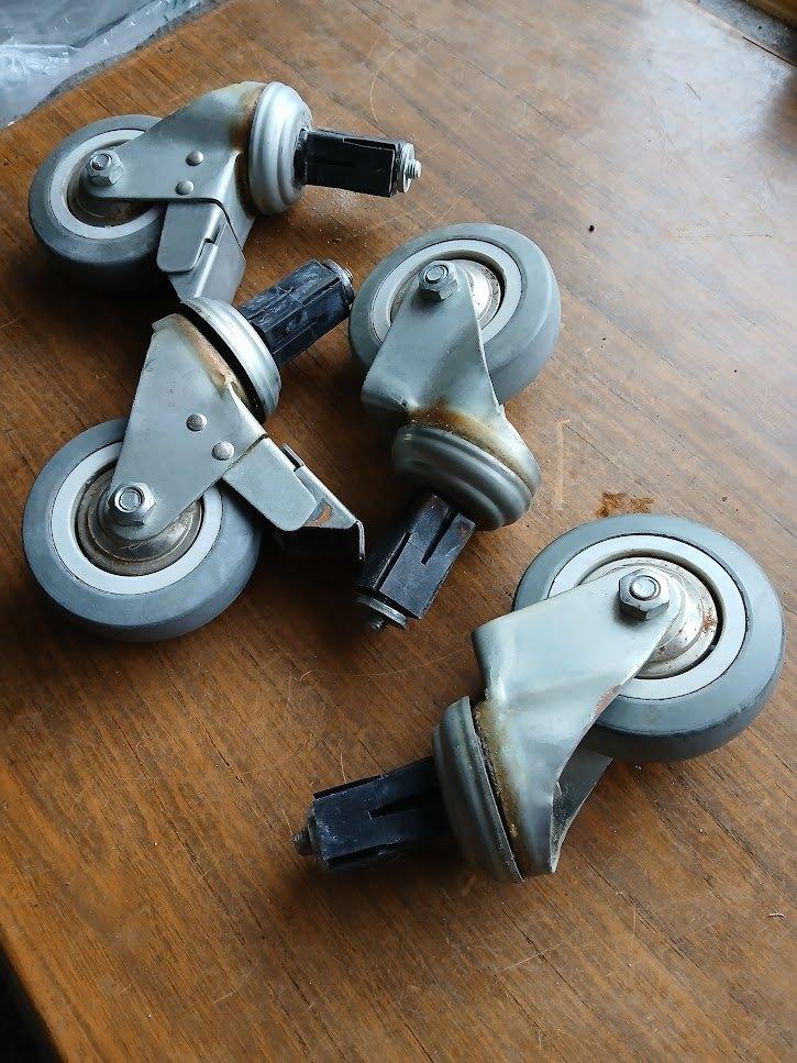 4 wielen voor 10€, Diversen, Ophalen