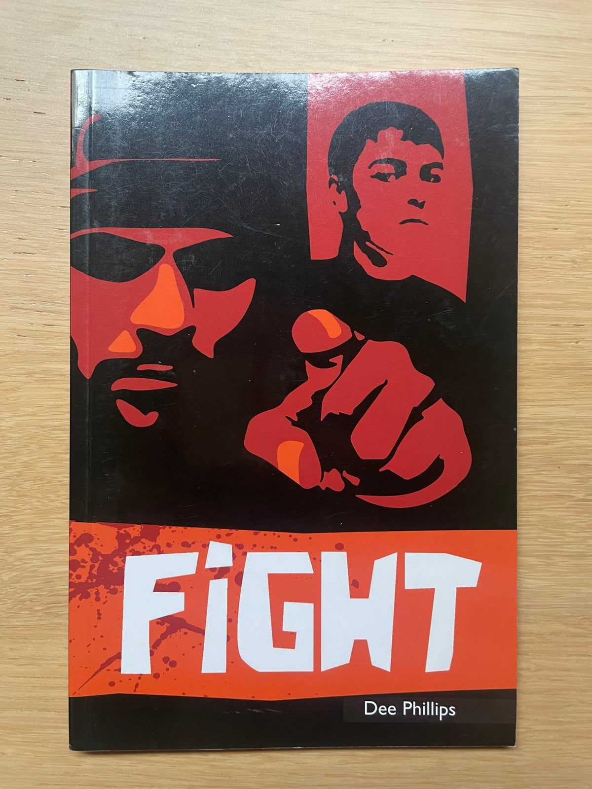Fight, Boeken, Kinderboeken | Jeugd | 13 jaar en ouder, Ophalen of Verzenden, Gelezen, Fictie