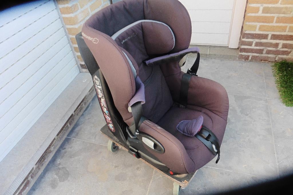 kinderautostoel bébécomfort, Autogordel, Slaapstand, Zo goed als nieuw, Ophalen