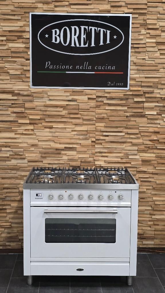 Luxe Boretti Fornuis 90cm wit + rvs 6 pits 300 oven, Elektronische apparatuur, Ophalen, 60 cm of meer, Zo goed als nieuw, Energieklasse A of zuiniger