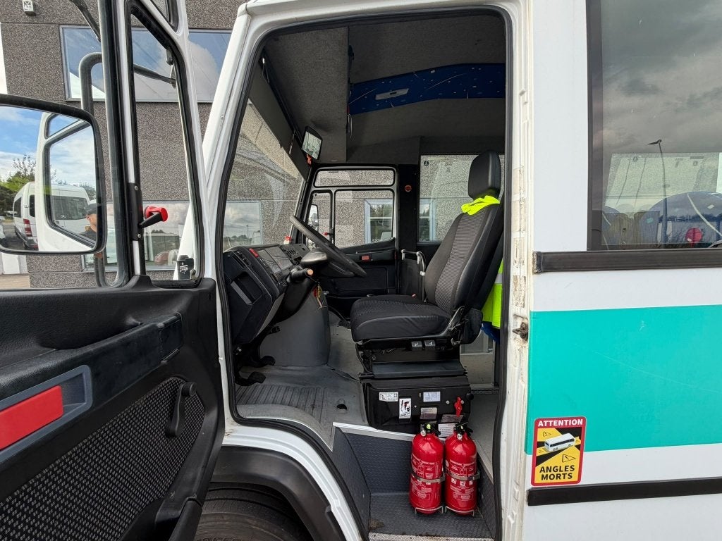 Mercedes Vario 0813 (Stock ID 47527) — 9