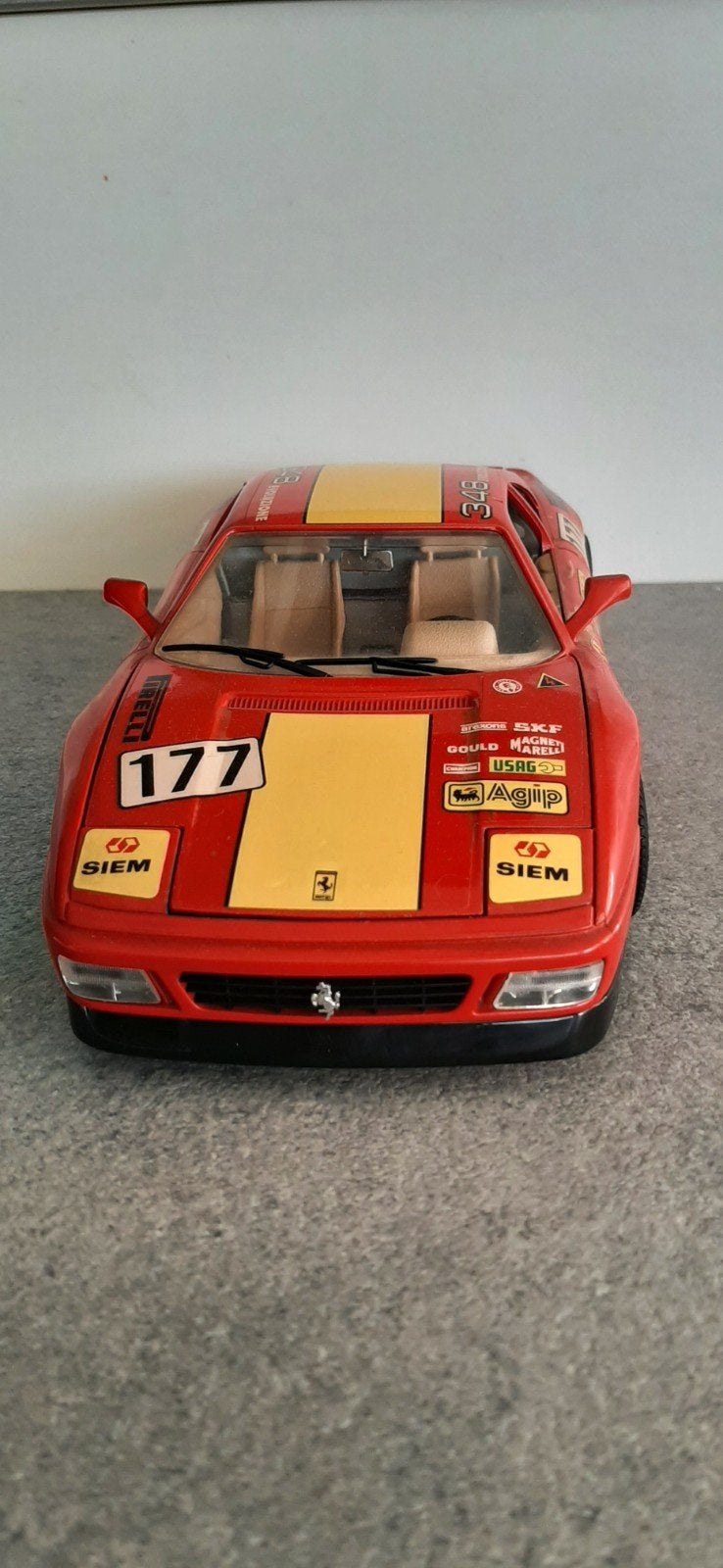 Ferrari 348
1989 beletterd nr 177
Schaal 1:18, Ophalen