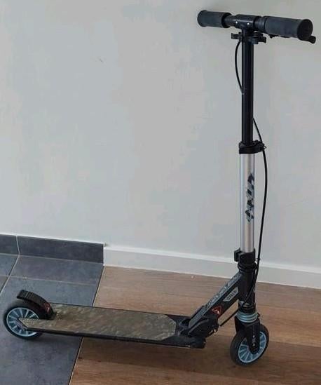 Opplooibare en verstelbare step met rem en pekkel merk Oxelo, Fietsen en Brommers, Ophalen, Gebruikt, Gewone step, Oxelo (Decathlon)
