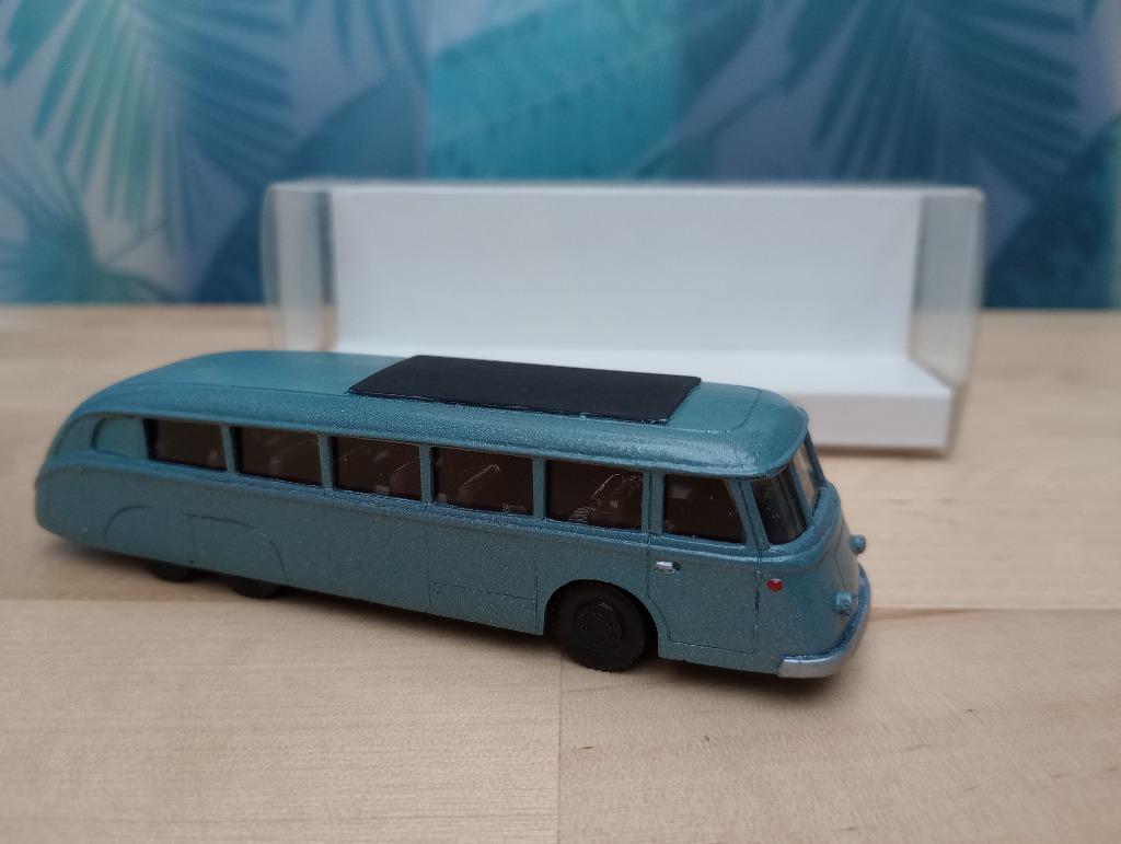 V&V Models Skoda 532 bus 1/87, Hobby & Loisirs créatifs, Enlèvement ou Envoi, Comme neuf, Bus ou Camion