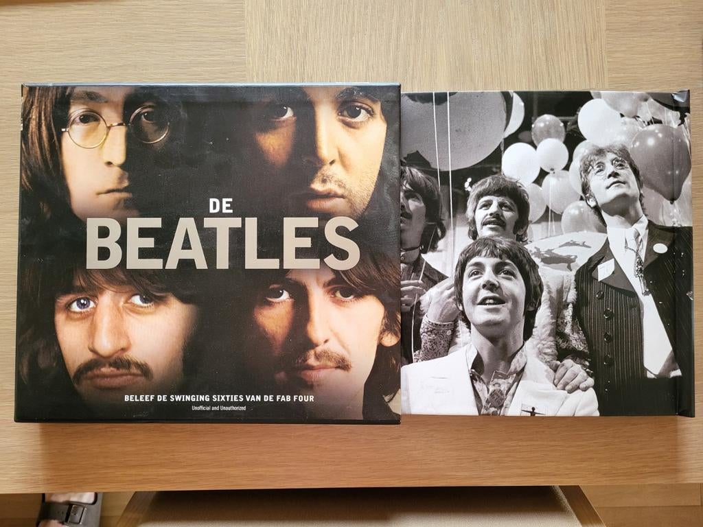 De Beatles - beleef the swinging sicties van de fab four, Ophalen of Verzenden, Zo goed als nieuw