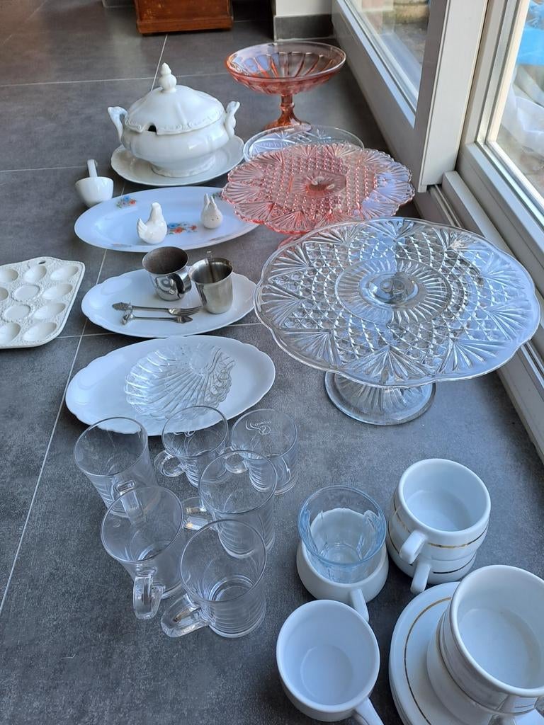 Vintage Taartschotels en servies, Huis en Inrichting, Keuken | Servies, Ophalen, Zo goed als nieuw