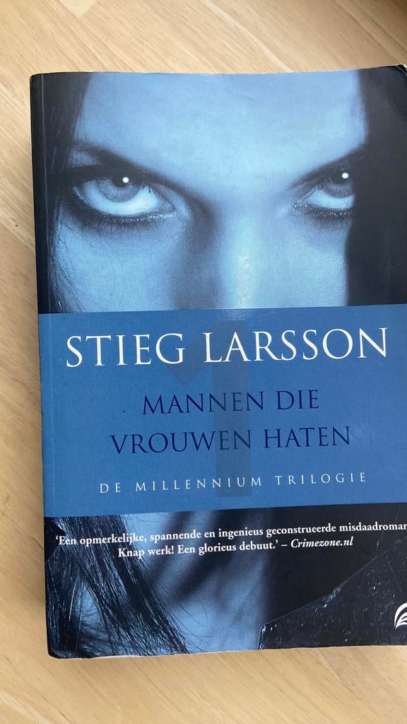 Stieg Larsson - Mannen die vrouwen haten NL, Enlèvement ou Envoi, Comme neuf