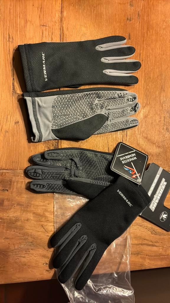2 paires de gants Vermarc light, Sports & Fitness, Enlèvement ou Envoi, Comme neuf, Autres types