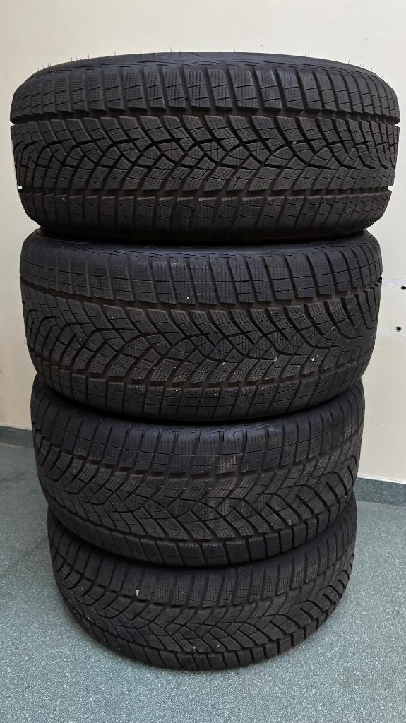 Set winterbanden Goodyear (nieuwstaat), Neuf, Pneus hiver, Véhicule de tourisme, 275 mm