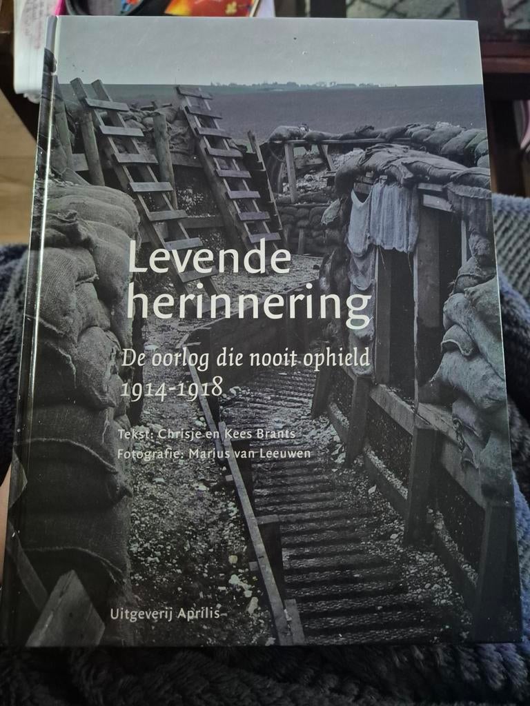 C. Brants - Levende herinnering (oorlog), Boeken, Overige Boeken, Zo goed als nieuw, Ophalen of Verzenden