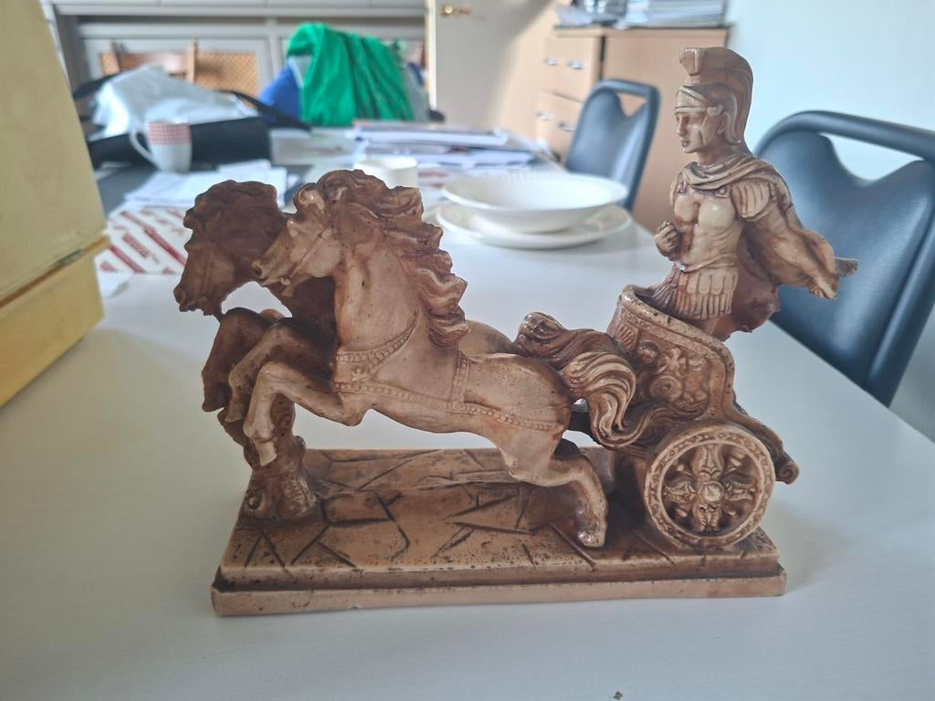 Beeld van 2 paarden met ruiter, Ophalen