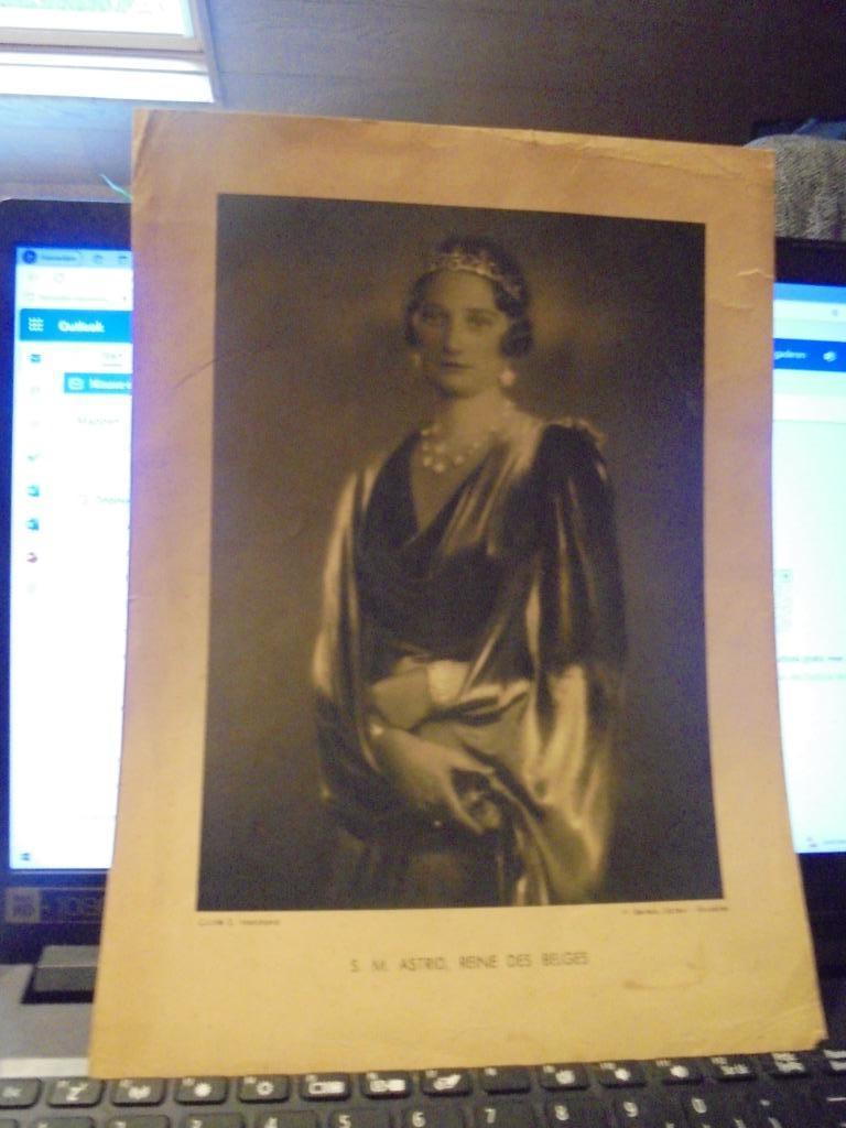 S.M.  Astrid, Reine des Belges, Ophalen of Verzenden, Gebruikt, Kaart, Foto of Prent