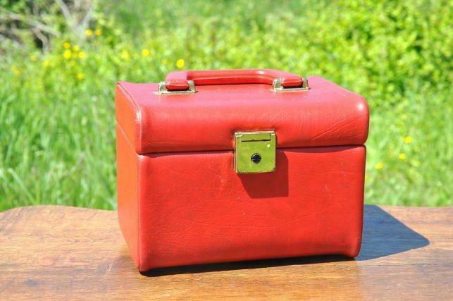 vanity case rouge skai, Enlèvement ou Envoi, Utilisé