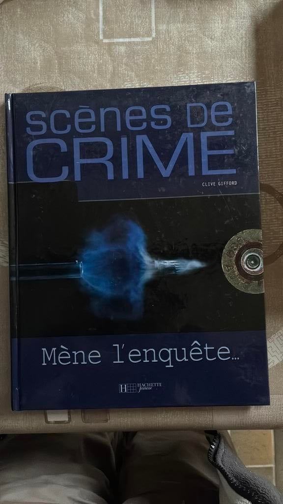 Scène de crime par Clive Gifford, Ophalen of Verzenden, Zo goed als nieuw