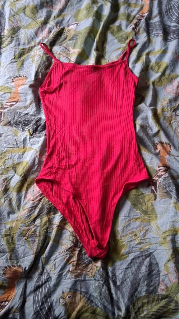 Body rouge., Enlèvement ou Envoi, Rouge
