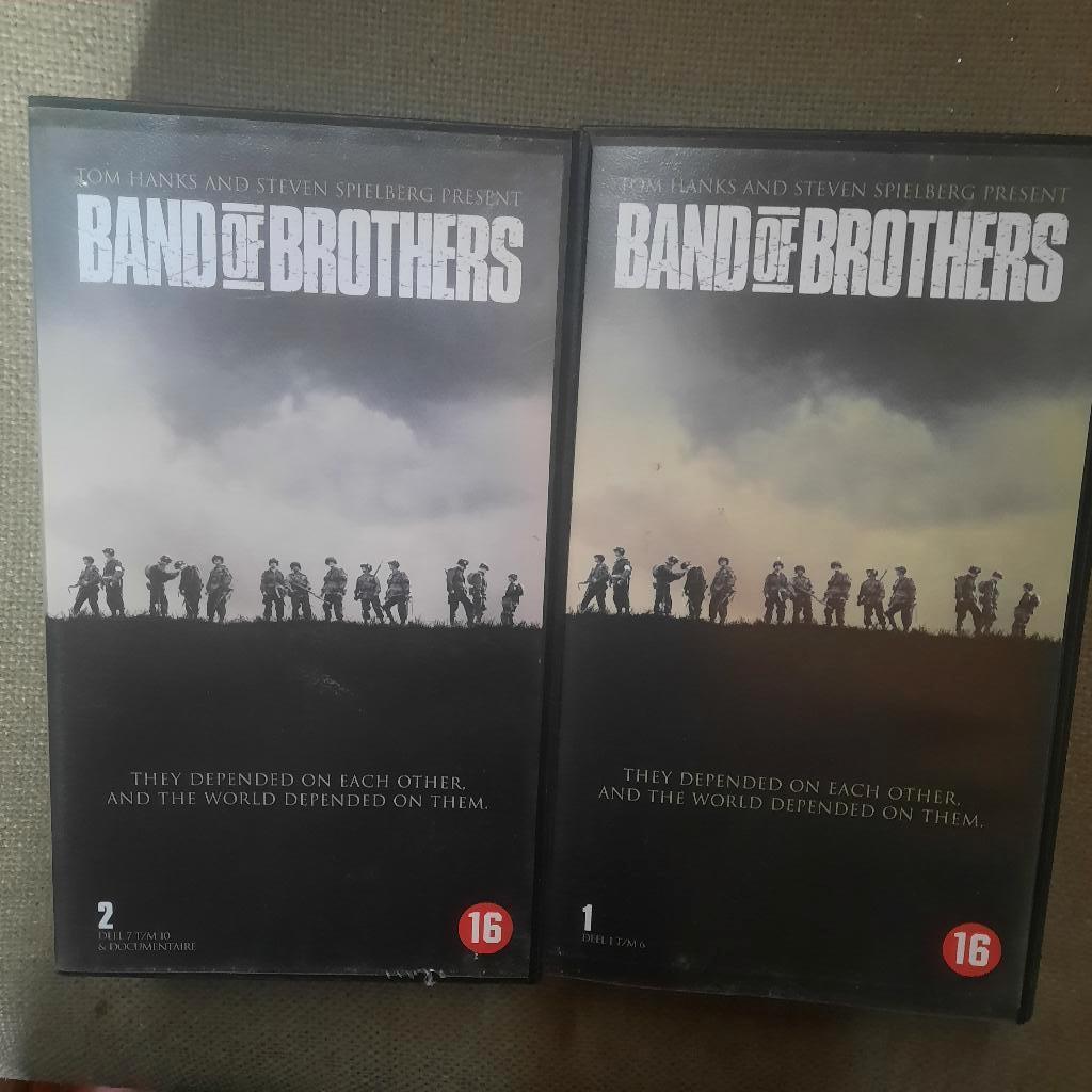 VIDEOBANDEN - BAND OF BROTHERS - 10 delige reeks OORLOG, Ophalen of Verzenden, Actie en Avontuur