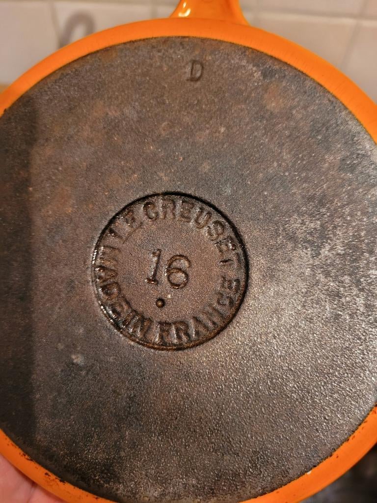 3 poêles orange et 3 brunes millésimées Le Creuset, Enlèvement, Comme neuf