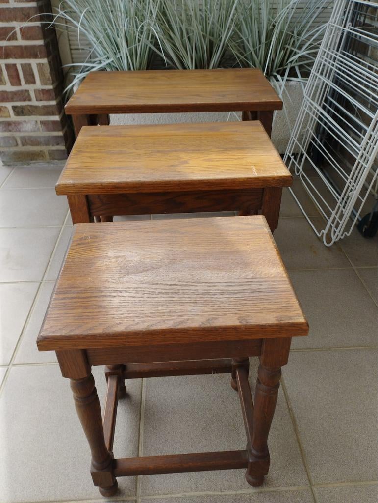 Set bijzettafels, Ophalen