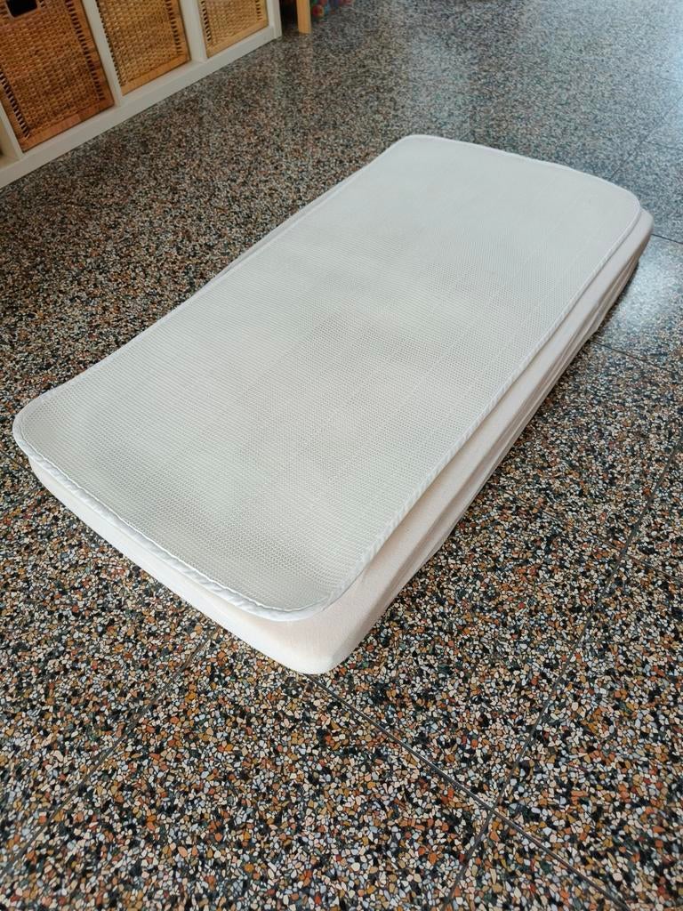 Aerosleep kindermatras +beschermer, Kinderen en Baby's, Ophalen, Zo goed als nieuw