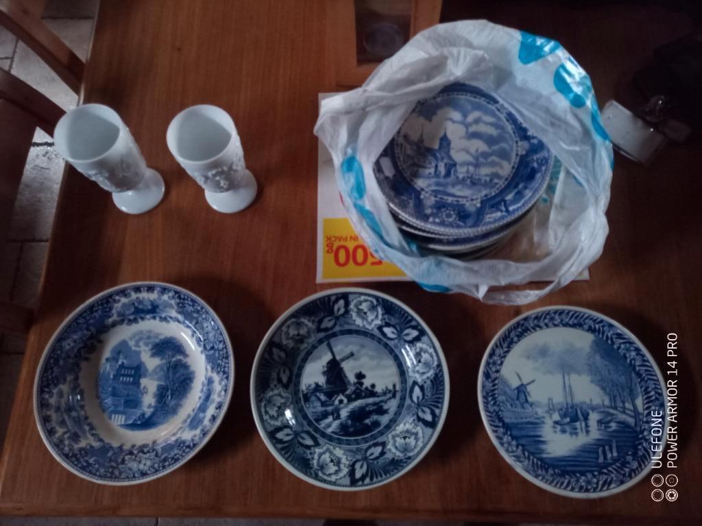Set borden + 2 opaline glazen, Antiek en Kunst, Ophalen