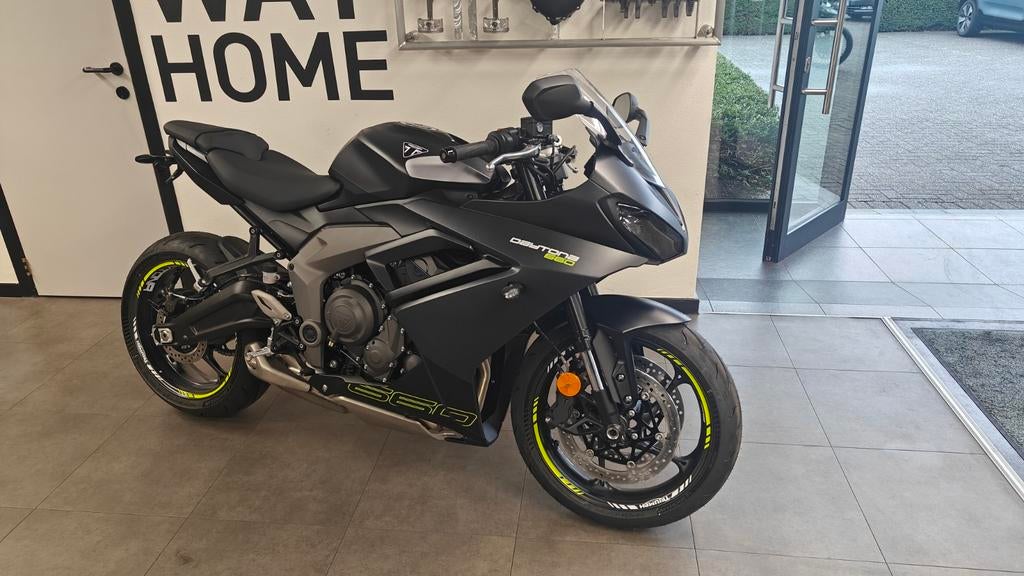 Superpromo Triumph Daytona 660, Motoren, Motorrijbewijs A, 3 cilinders, Sport, Meer dan 35 kW