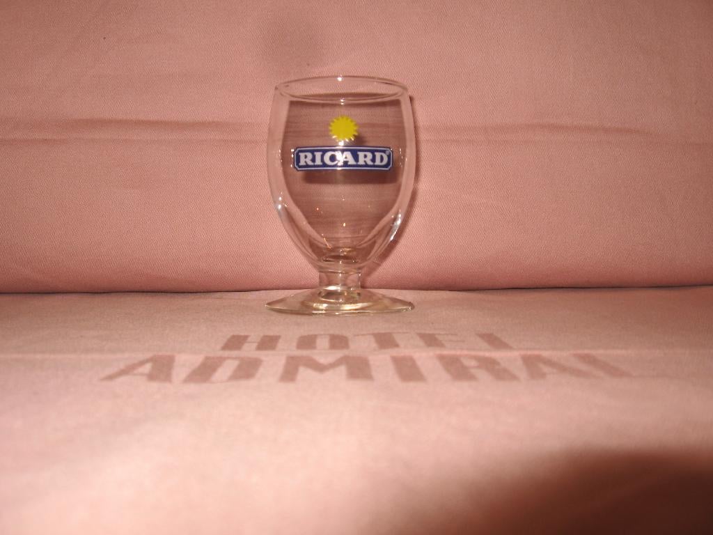 Petit ballon en verre Ricard avec soleil, sans ligne de..., Enlèvement ou Envoi, Comme neuf, Ustensile