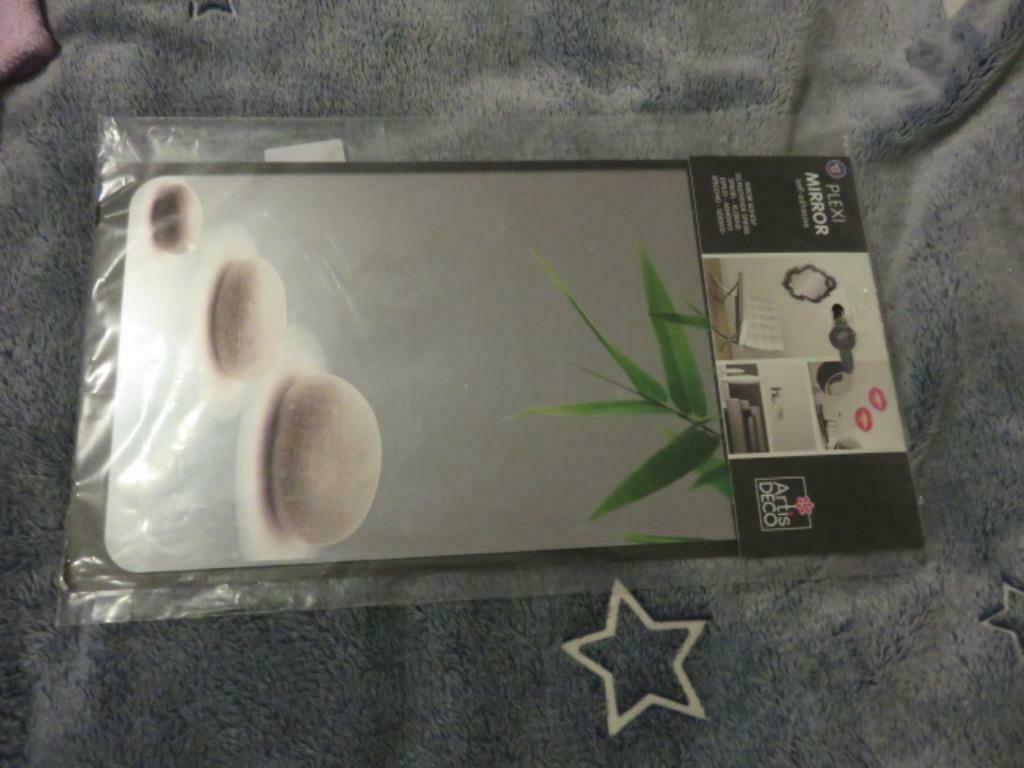 Plexi Mirror - Bamboe en stenen - zelfklevende spiegel, Minder dan 50 cm, Nieuw, Ophalen of Verzenden, Minder dan 100 cm