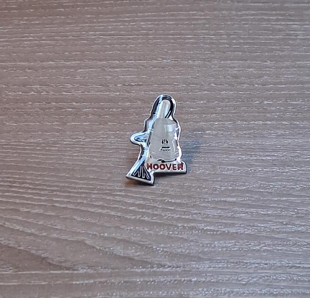 PIN - HOOVER - STOFZUIGER - ASPIRATEUR, Envoi, Utilisé, Marque, Insigne ou Pin's