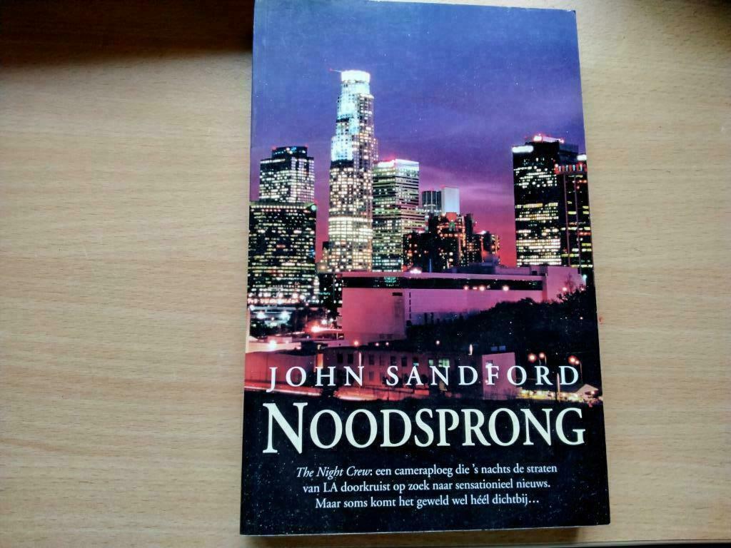 Noodsprong - john sandford, Ophalen of Verzenden, Zo goed als nieuw