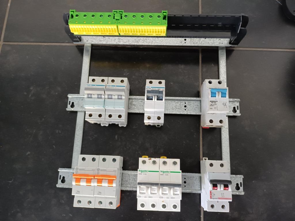 Onderdelen zekeringskast, zekeringen, automaten, Enlèvement ou Envoi, Utilisé