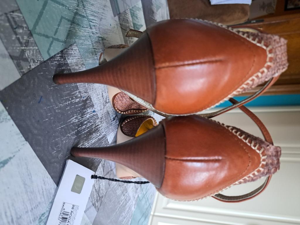 Just Cavalli Pointed Heels Maat 37 Exclusieve Blikvanger, Pumps, Bruin, Verzenden, Nieuw