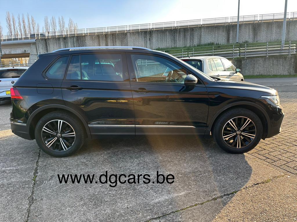 VW Tiguan 150 pk,Autom,Trekhaak,Camera,Electr klep , Head up, 4 cilinders, Zwart, SUV of Terreinwagen, Voorwielaandrijving