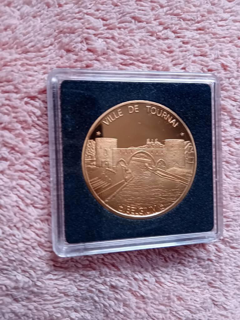 Herdenkingsmedaille van de stad Doornik, Ophalen of Verzenden, Overige materialen