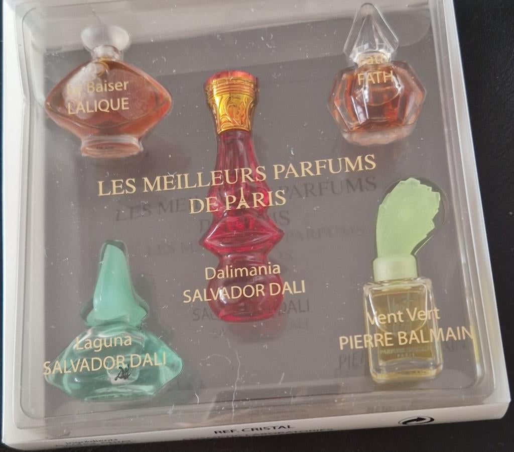 Coffret contenant cinq parfums miniatures, Verzamelen, Ophalen of Verzenden, Zo goed als nieuw