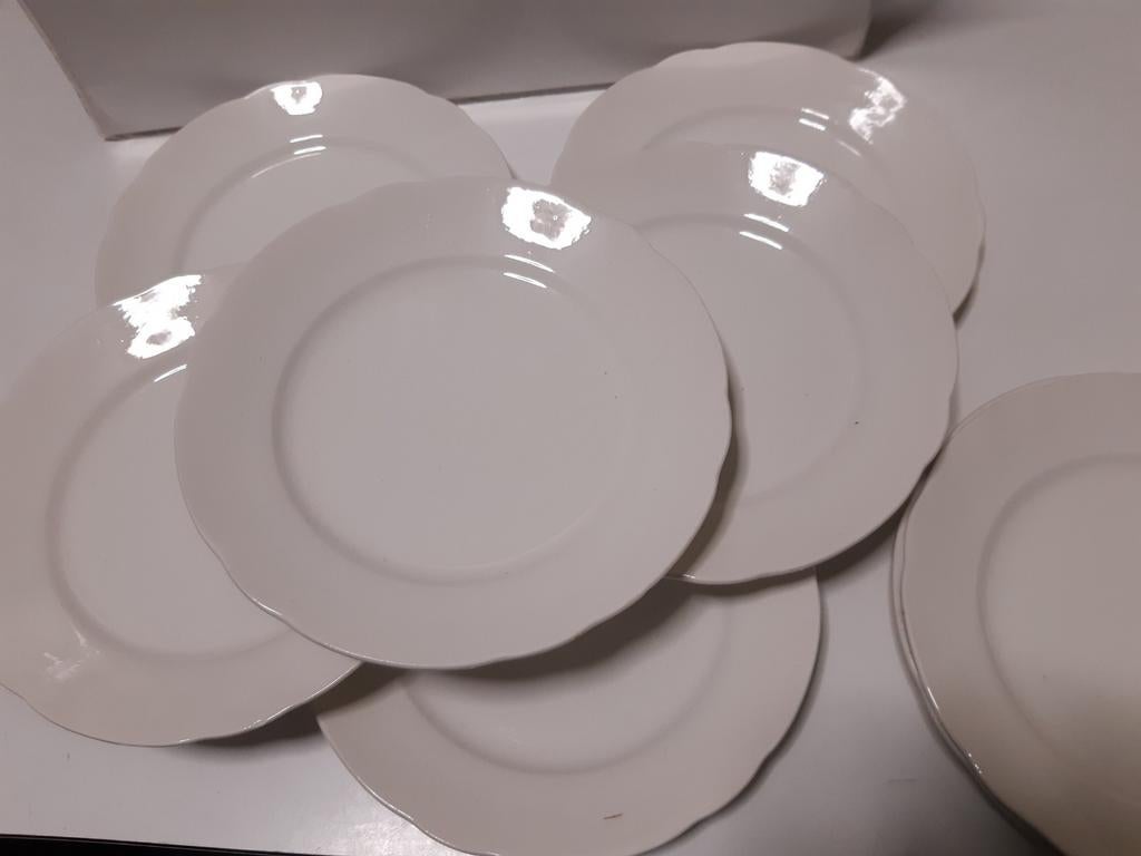 8 assiettes à dessert Boch, Enlèvement ou Envoi