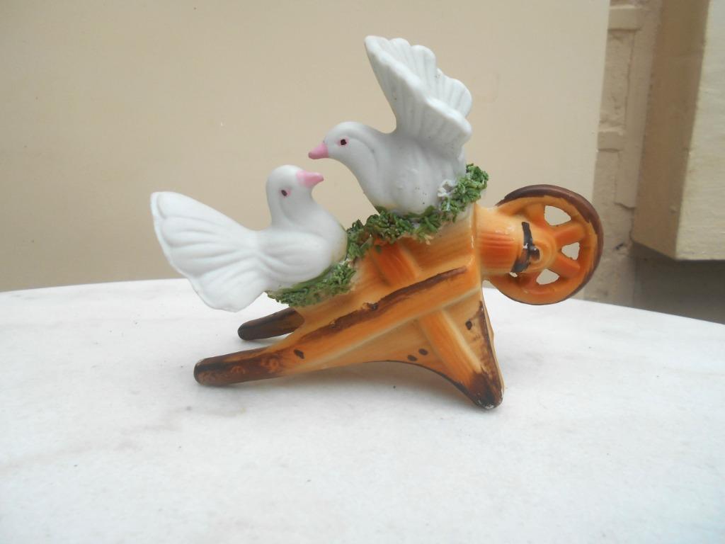belle ancienne figurine colombes en biscuit, Enlèvement ou Envoi