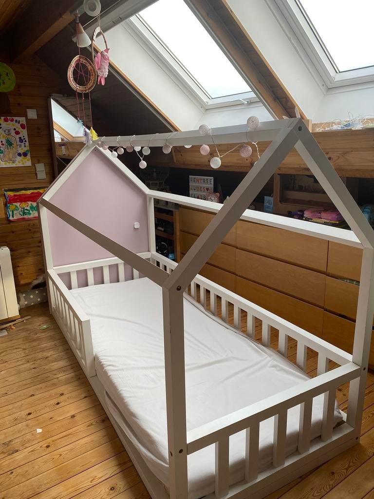 Lit cabane lit maison, Kinderen en Baby's, Kinderkamer | Bedden, Gebruikt, 180 cm of meer, 70 tot 85 cm, Matras, Ophalen